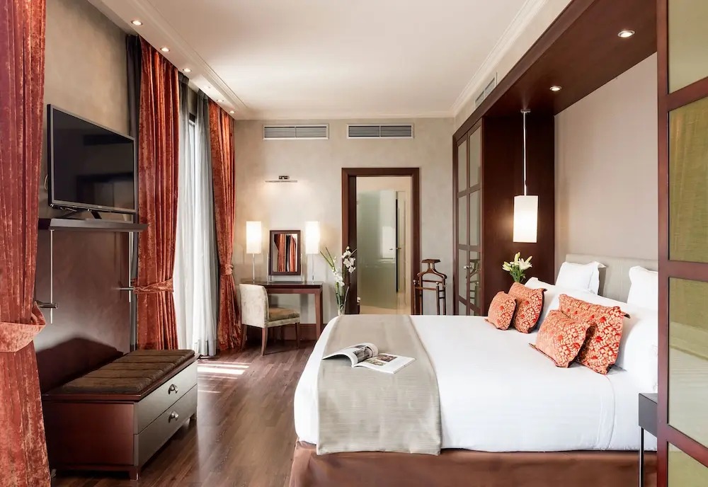 هتل بارسلونا 4 ستاره